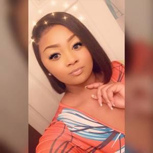 Meet your Posher, Noelle